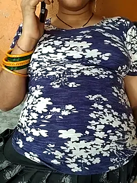 Snapshot of Diya_143 chatting on June 19, 6:07 am Diya 143 online show from June 19, 6:07 am