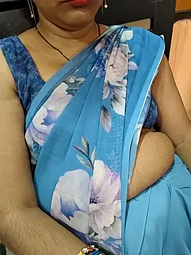 Snapshot of Diya_143 chatting on June 21, 7:22 am Diya 143 online show from June 21, 7:22 am