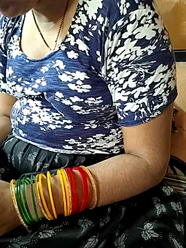 Snapshot of Diya_143 chatting on June 28, 5:24 am Diya 143 online show from June 28, 5:24 am