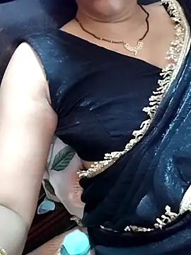Snapshot of Diya_143 chatting on July 3, 6:53 am Diya 143 online show from July 3, 6:53 am