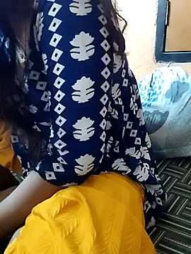 Snapshot of Diya_143 chatting on July 4, 5:02 am Diya 143 online show from July 4, 5:02 am