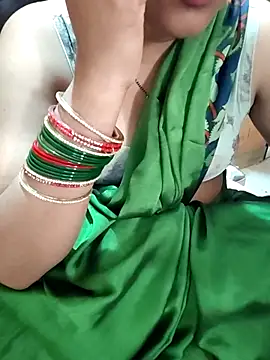 Snapshot of Diya_143 chatting on July 13, 5:54 am Diya 143 online show from July 13, 5:54 am