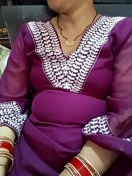 Snapshot of Diya_143 chatting on July 18, 6:50 am Diya 143 online show from July 18, 6:50 am