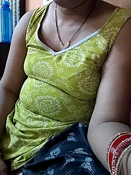 Snapshot of Diya_143 chatting on July 20, 3:54 am Diya 143 online show from July 20, 3:54 am