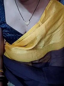 Snapshot of Diya_143 chatting on July 21, 5:32 am Diya 143 online show from July 21, 5:32 am