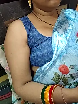 Snapshot of Diya_143 chatting on July 24, 6:00 am Diya 143 online show from July 24, 6:00 am