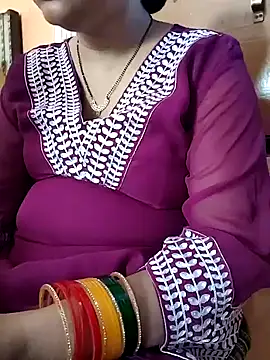 Snapshot of Diya_143 chatting on July 28, 4:19 am Diya 143 online show from July 28, 4:19 am