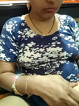 Snapshot of Diya_143 chatting on July 30, 2:27 pm Diya 143 online show from July 30, 2:27 pm