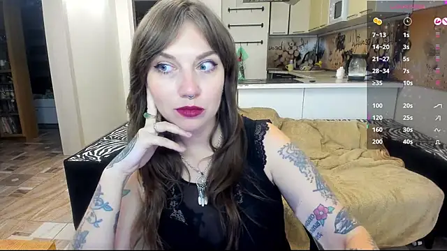 Snapshot of StacyTigerr chatting on October 15, 11:27 pm StacyTigerr online show from October 15, 11:27 pm