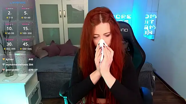 Snapshot of Diamond_Road chatting on January 15, 11:43 am Diamond Road online show from January 15, 11:43 am