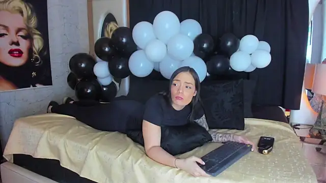 Snapshot of celestestars chatting on October 29, 9:27 pm celestestars online show from October 29, 9:27 pm