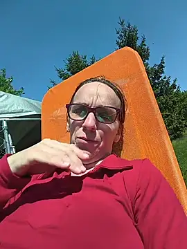 Dettybitch40 online show from April 26, 11:08 am