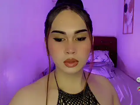 Snapshot of AlodiaOfCums chatting on October 29, 1:46 pm AlodiaOfCums online show from October 29, 1:46 pm