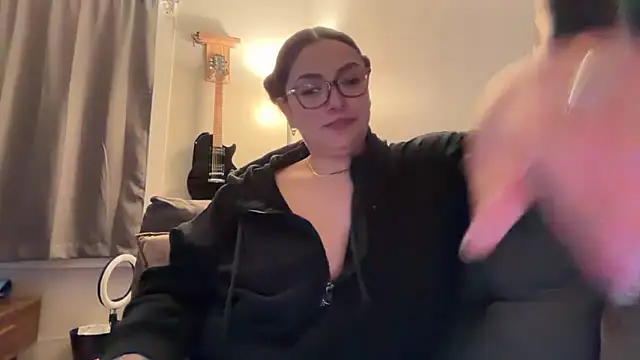 Snapshot of nativepumpkin95 chatting on May 16, 2:19 am nativepumpkin95 online show from May 16, 2:19 am