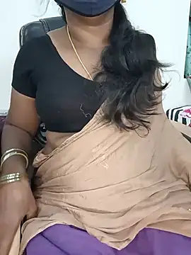 Snapshot of Tamil-hotwife chatting on May 22, 12:29 am Tamil-hotwife online show from May 22, 12:29 am