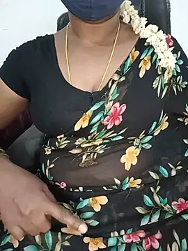 Snapshot of Tamil-hotwife chatting on May 22, 5:07 pm Tamil-hotwife online show from May 22, 5:07 pm
