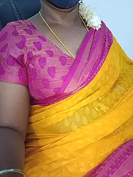 Snapshot of Tamil-hotwife chatting on May 23, 4:44 pm Tamil-hotwife online show from May 23, 4:44 pm