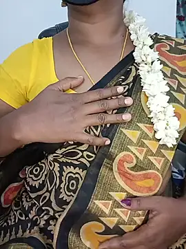 Snapshot of Tamil-hotwife chatting on May 26, 4:25 pm Tamil-hotwife online show from May 26, 4:25 pm