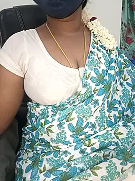 Snapshot of Tamil-hotwife chatting on June 3, 5:40 pm Tamil-hotwife online show from June 3, 5:40 pm