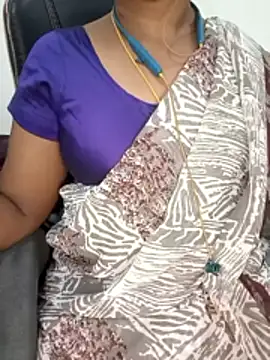 Snapshot of Tamil-hotwife chatting on June 15, 4:47 am Tamil-hotwife online show from June 15, 4:47 am