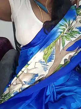 Snapshot of Tamil-hotwife chatting on June 17, 8:17 am Tamil-hotwife online show from June 17, 8:17 am