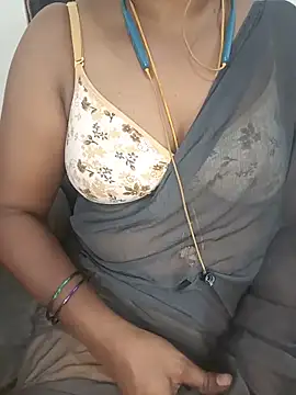 Snapshot of Tamil-hotwife chatting on June 18, 7:41 am Tamil-hotwife online show from June 18, 7:41 am