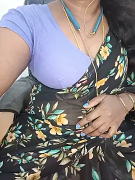 Snapshot of Tamil-hotwife chatting on June 20, 9:01 am Tamil-hotwife online show from June 20, 9:01 am