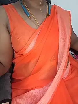 Snapshot of Tamil-hotwife chatting on June 27, 6:18 am Tamil-hotwife online show from June 27, 6:18 am