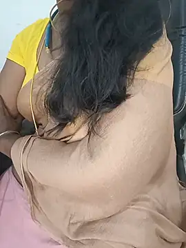 Snapshot of Tamil-hotwife chatting on June 28, 9:15 am Tamil-hotwife online show from June 28, 9:15 am