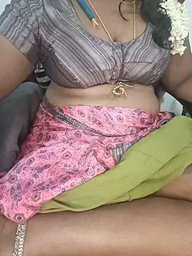 Snapshot of Tamil-hotwife chatting on July 3, 12:06 am Tamil-hotwife online show from July 3, 12:06 am