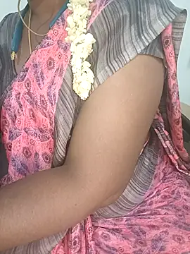 Snapshot of Tamil-hotwife chatting on July 7, 12:24 am Tamil-hotwife online show from July 7, 12:24 am