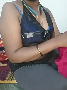 Snapshot of Tamil-hotwife chatting on July 13, 7:55 am Tamil-hotwife online show from July 13, 7:55 am