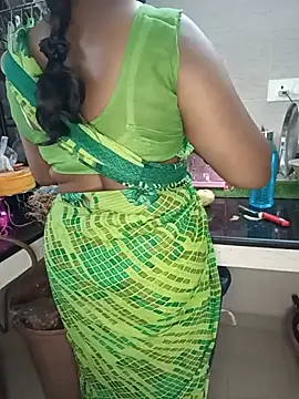 Snapshot of Tamil-hotwife chatting on July 15, 12:38 am Tamil-hotwife online show from July 15, 12:38 am