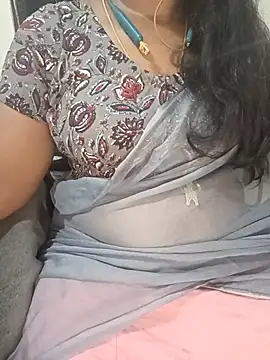 Snapshot of Tamil-hotwife chatting on July 28, 6:20 pm Tamil-hotwife online show from July 28, 6:20 pm