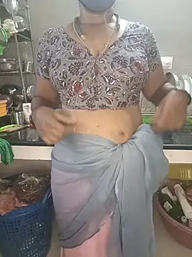 Snapshot of Tamil-hotwife chatting on July 29, 1:15 am Tamil-hotwife online show from July 29, 1:15 am
