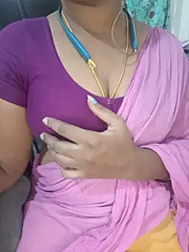 Snapshot of Tamil-hotwife chatting on August 2, 8:35 am Tamil-hotwife online show from August 2, 8:35 am