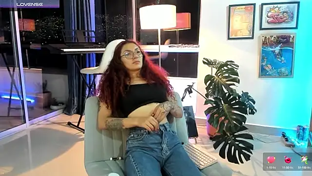 Snapshot of tastymeli chatting on December 9, 5:51 am tastymeli online show from December 9, 5:51 am