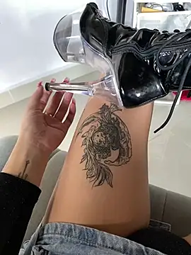 Snapshot of tastymeli chatting on December 9, 8:23 pm tastymeli online show from December 9, 8:23 pm