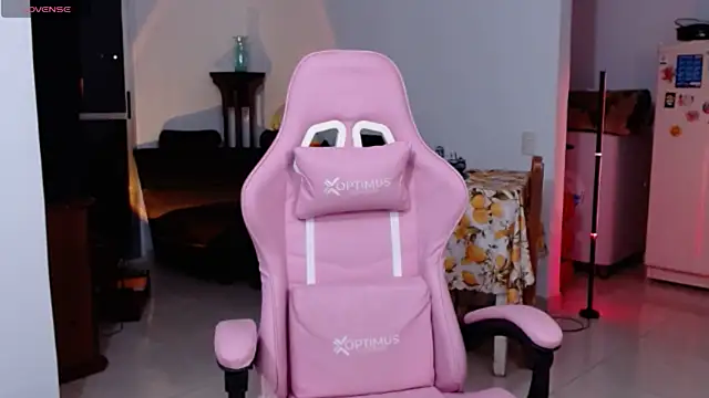 Snapshot of tastymeli chatting on February 15, 3:31 am tastymeli online show from February 15, 3:31 am