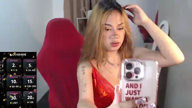 Snapshot of FrancineGarcia chatting on January 11, 11:59 am FrancineGarcia online show from January 11, 11:59 am