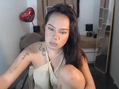 FrancineGarcia online show from June 14, 1:35 pm