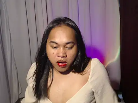 Snapshot of bettina_love chatting on July 1, 8:52 pm bettina love online show from July 1, 8:52 pm