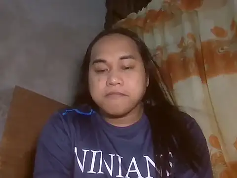 Snapshot of bettina_love chatting on July 8, 12:31 pm bettina love online show from July 8, 12:31 pm