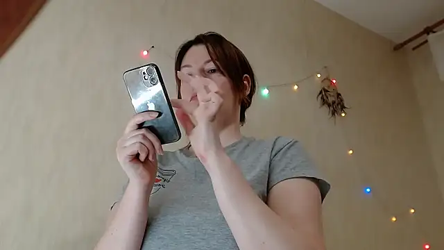 Snapshot of Kira_land chatting on March 10, 5:29 pm Kira land online show from March 10, 5:29 pm