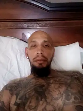 Snapshot of mrbigone45 chatting on September 15, 11:10 am mrbigone45 online show from September 15, 11:10 am