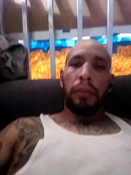 Snapshot of mrbigone45 chatting on October 17, 9:01 am mrbigone45 online show from October 17, 9:01 am