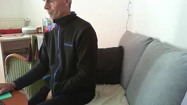 Snapshot of Manuchao_666 chatting on June 10, 10:58 am Manuchao 666 online show from June 10, 10:58 am