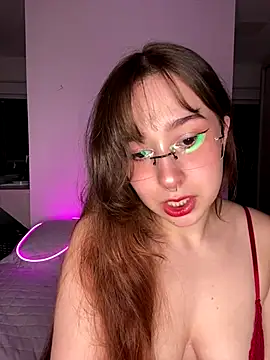 tsuki chan on online show from September 15, 2:11 am