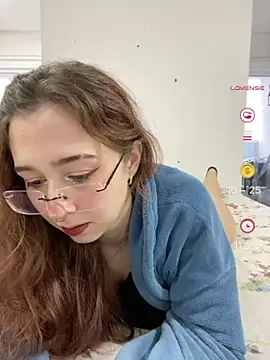 tsuki chan on online show from June 20, 5:27 pm