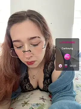 tsuki chan on online show from June 21, 4:42 pm